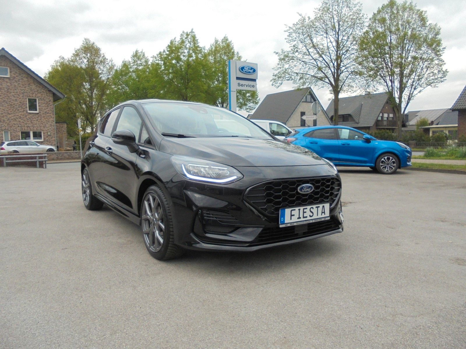 Read more about the article Ford Fiesta ST-Line, Kamera, PP v.+h., Allwetter, LED