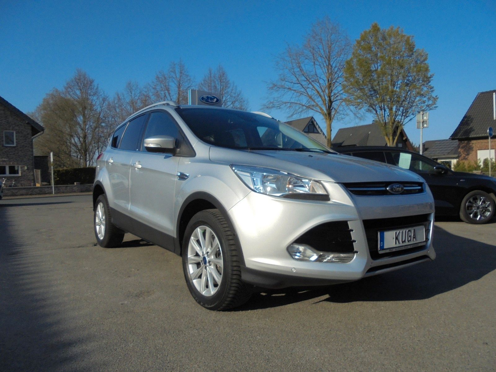 Mehr über den Artikel erfahren Ford Kuga "Titanium" TDCI, Navi, PP v.+h., 8xRäder,