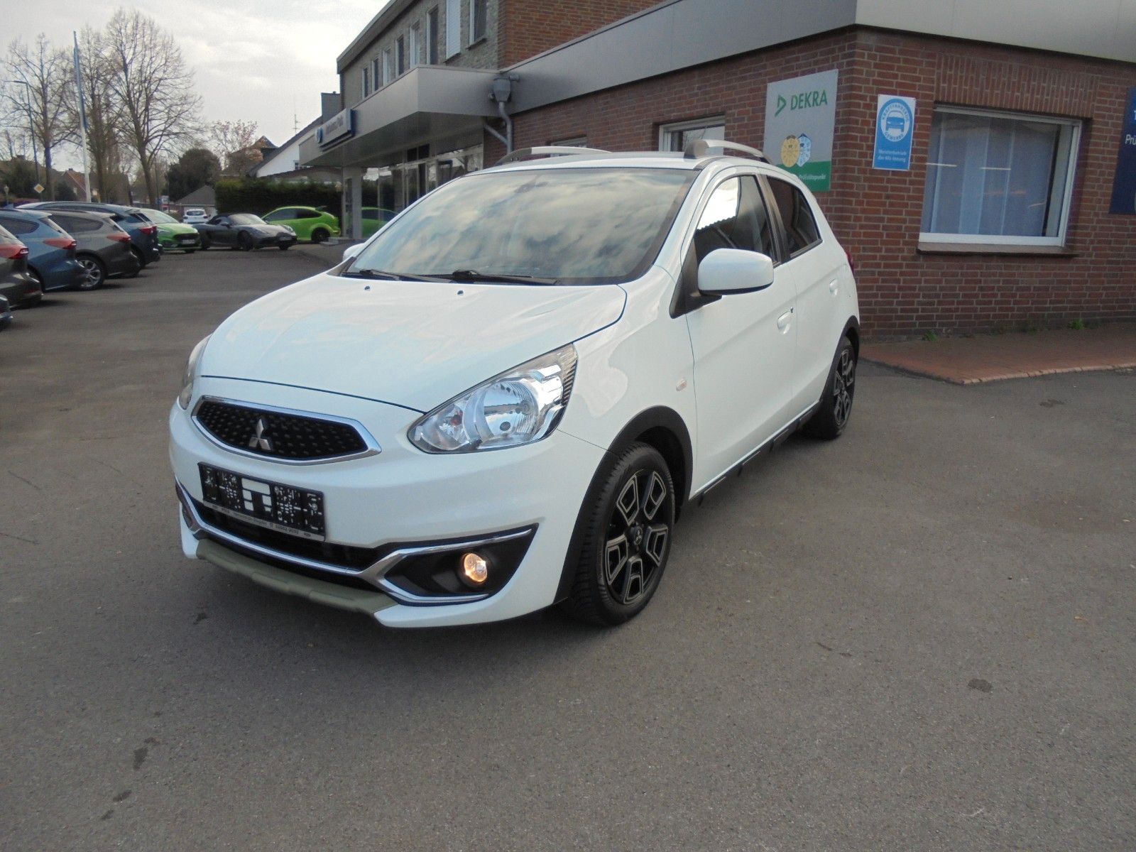 Mehr über den Artikel erfahren Mitsubishi Space Star "Edition +",Cross-Paket, Navi,Alu,